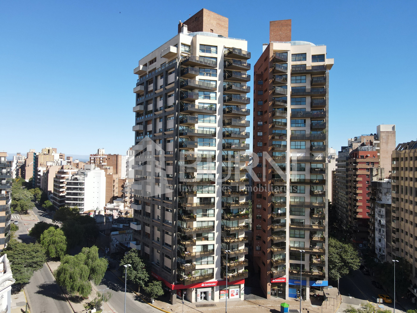 Exclusivo Departamento de 3 dormitorios en venta sobre plaza España!