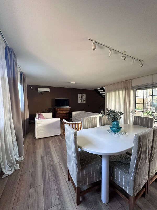 Lomas de Manantiales - Casa en venta de 3 dormitorios