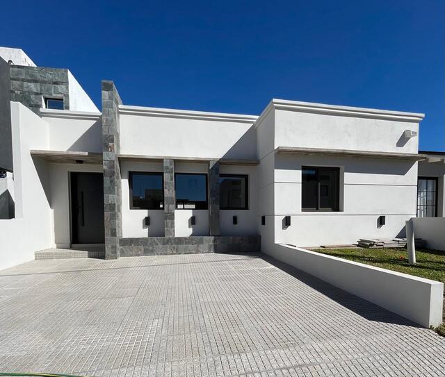 Hermosa Casa de 3 Dormitorios ubicada en Docta Avenida
