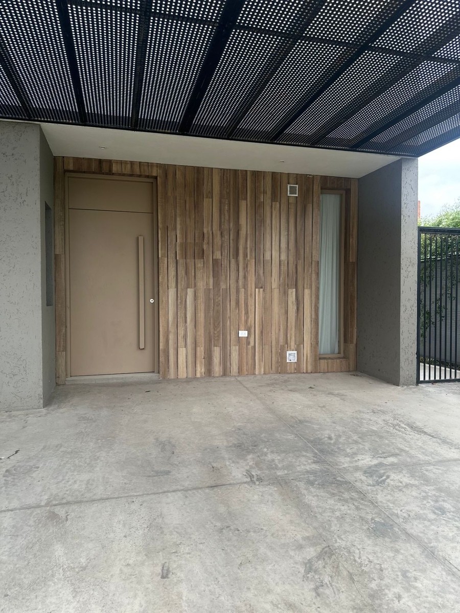 Dúplex de 3 dormitorios en Chacras del Norte 2. 