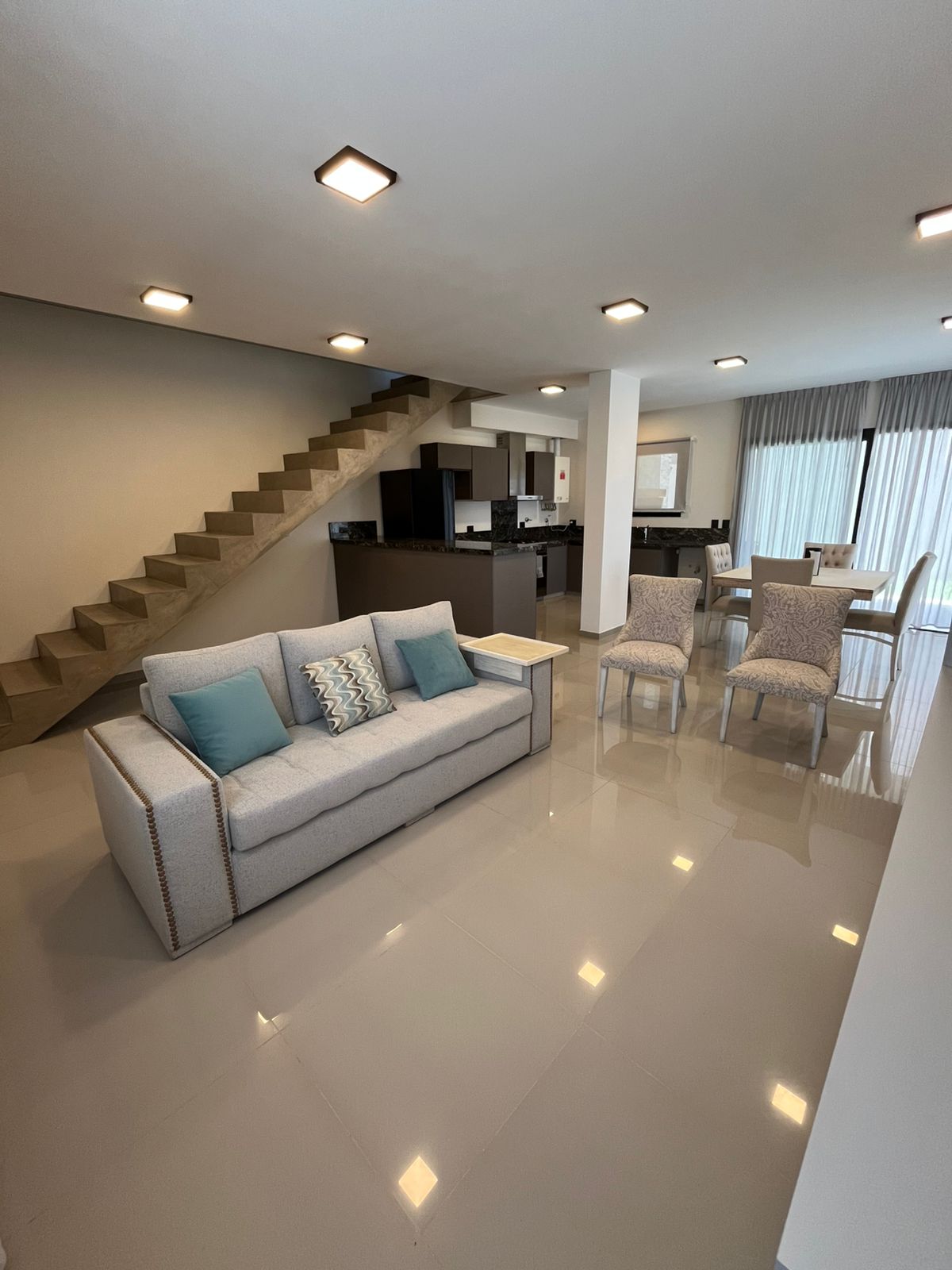 Amoblado!  Dúplex de 3 dormitorios a estrenar listo para habitar en San Guillermo